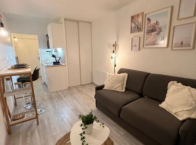 Apartment Port